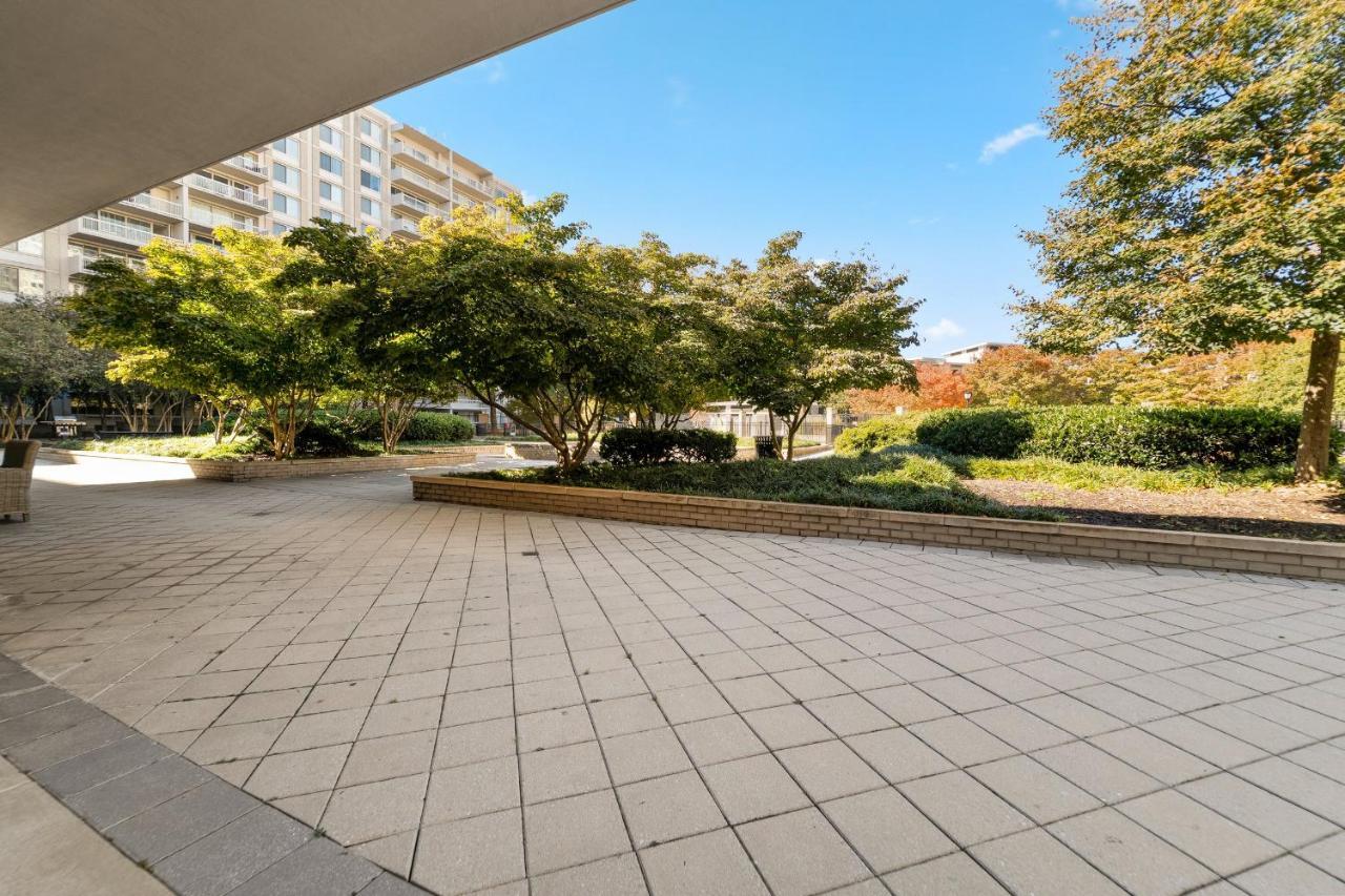 Urbandelight Crystal City Mins To Dc Free Parking Arlington Exterior foto